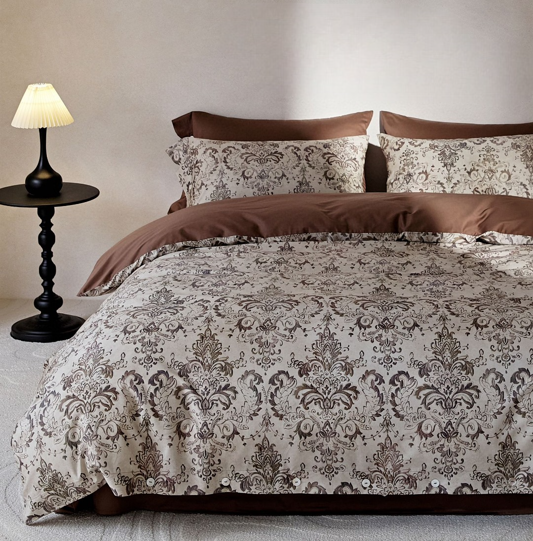 Παπλωματοθήκη Βαμβακοσατέν Σετ 4 Τεμ. με Κατωσέντονο & 2 Μαξιλαροθήκες Damask Essence – Υπέρδιπλο 220×240 εκ.