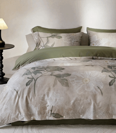 Παπλωματοθήκη Βαμβακοσατέν Σετ 4 Τεμ. με Κατωσέντονο & 2 Μαξιλαροθήκες Olive Bloom – Υπέρδιπλο 220×240 εκ.