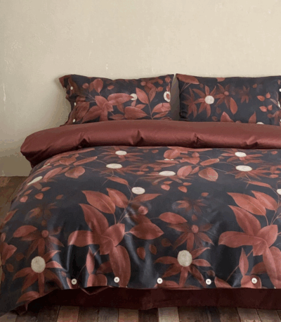 Παπλωματοθήκη Βαμβακοσατέν Σετ 4 Τεμ. με Κατωσέντονο & 2 Μαξιλαροθήκες Ember Bloom – Υπέρδιπλο 220×240 εκ.