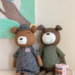 Milo & Mallow: Το Γλυκό Δίδυμο από Βαμβακερές Κούκλες Αρκούδων – Συλλογή Cotton Tales