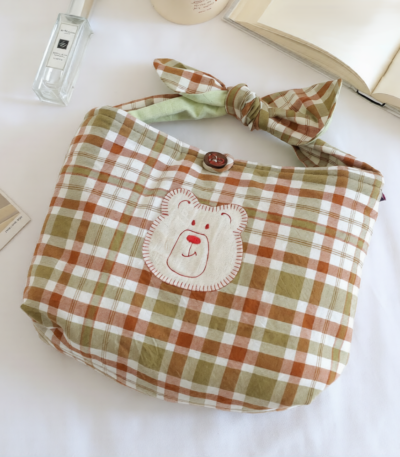 Βαμβακερή Τσάντα Χειρός με Φιόγκο & Κεντημένο Αρκουδάκι - καρό καφέ λαδί