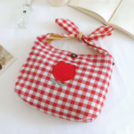 Βαμβακερή Τσάντα Χειρός με Φιόγκο & Κεντημένο Μήλο – Καρό κόκκινο