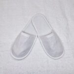 Λευκές Παντόφλες από Μαλακό Ύφασμα Non-Woven